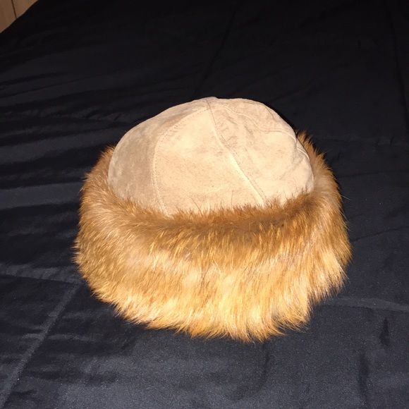 Suede Hat with Fox Hair Trim - Picture 4 of 11